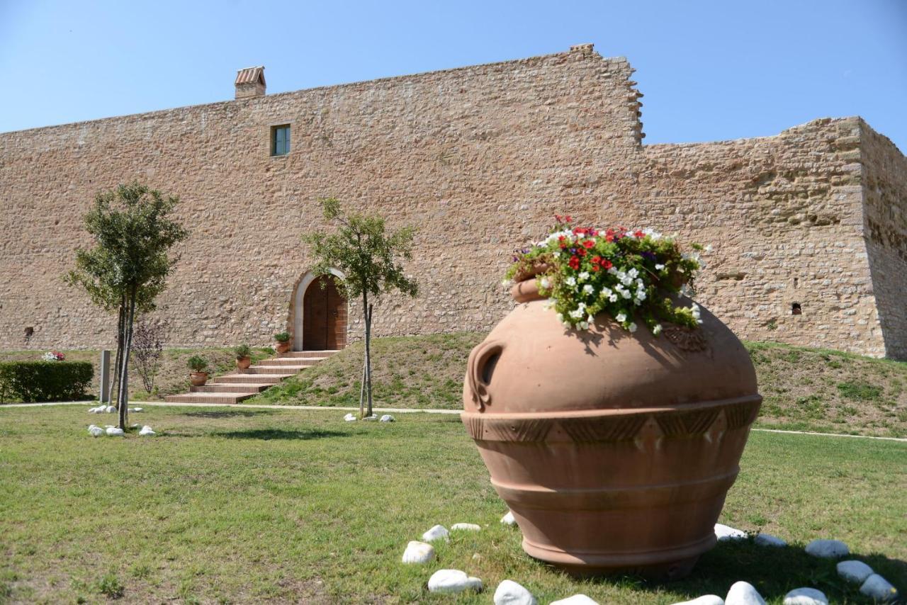 Castello Di Gallano Resort Valtopina Exterior foto